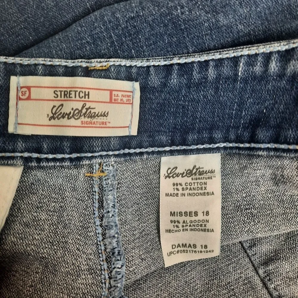 Levi's Strauss Signature Vintage Bootcut Jeans Size 18 - Picture 3 of 7